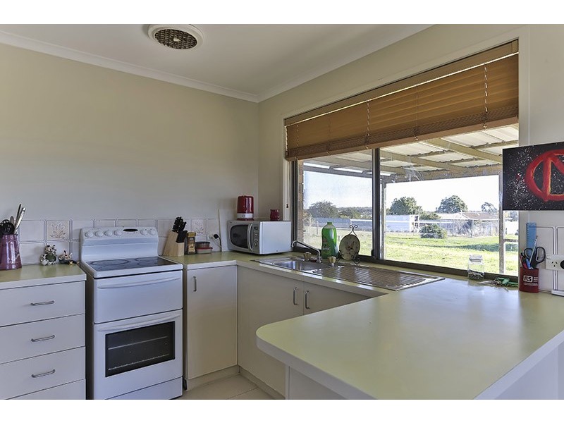 11 Daher Street, Goombungee QLD 4354