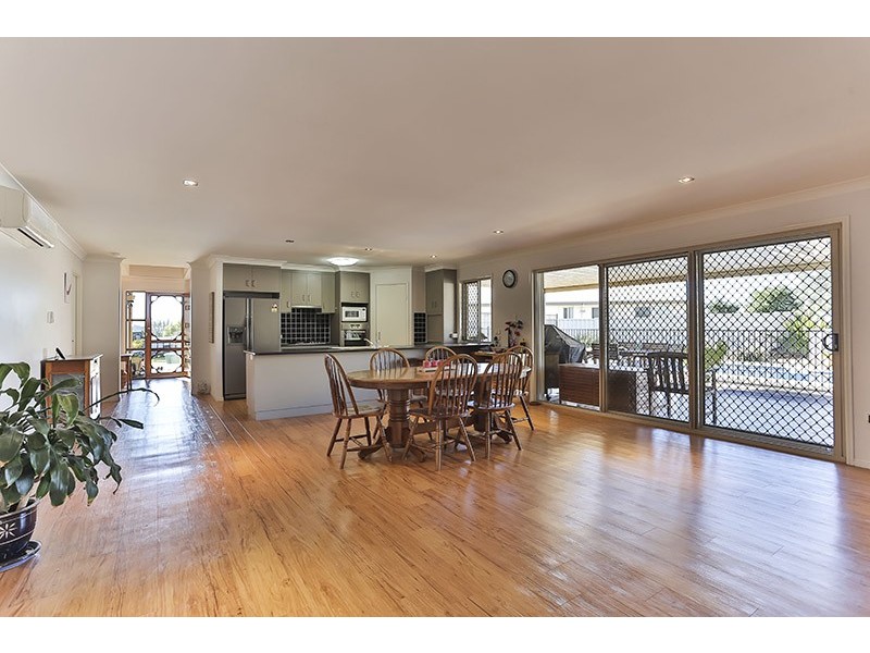 8 Marlowe Court, Westbrook QLD 4350