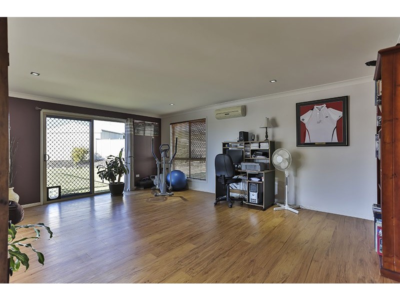 8 Marlowe Court, Westbrook QLD 4350