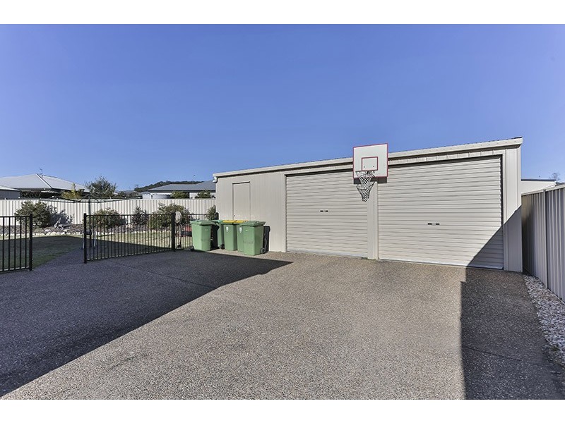 8 Marlowe Court, Westbrook QLD 4350