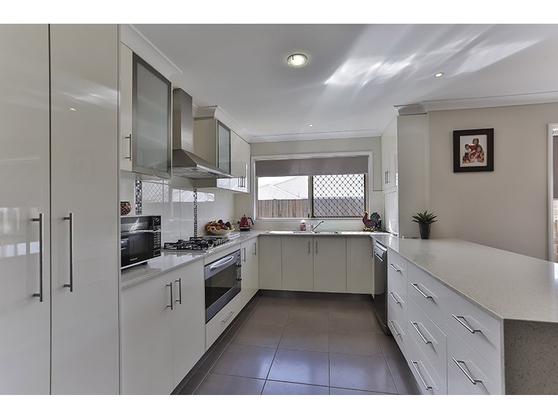 10 Devoran Street, Kleinton QLD 4352