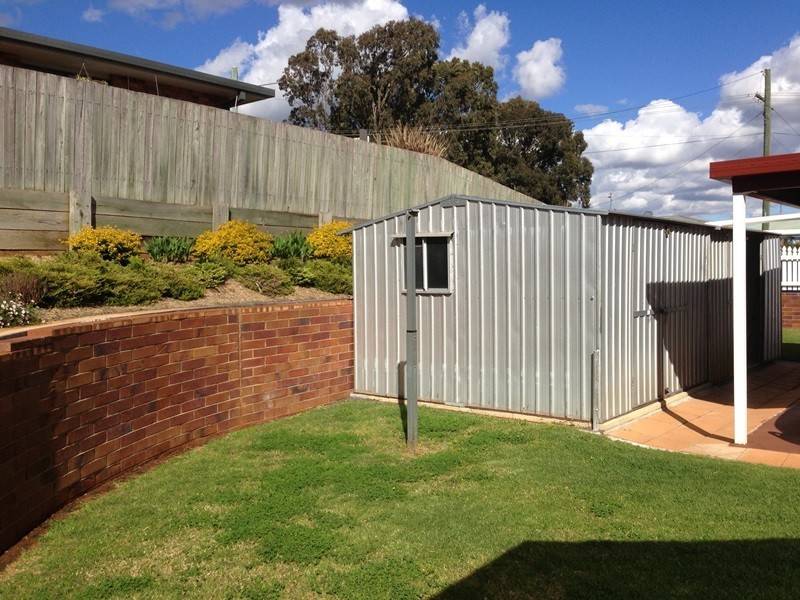 27 Blue Gum Drive, Glenvale QLD 4350