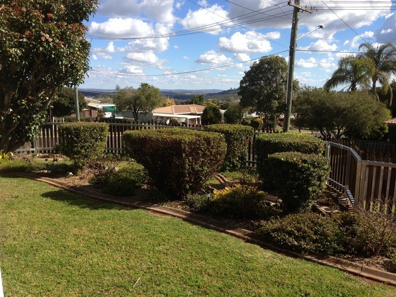 27 Blue Gum Drive, Glenvale QLD 4350
