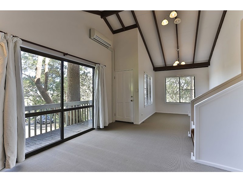 1 Roderic Court, Mount Lofty QLD 4350