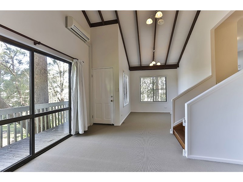 1 Roderic Court, Mount Lofty QLD 4350