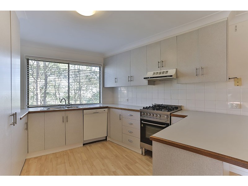 1 Roderic Court, Mount Lofty QLD 4350