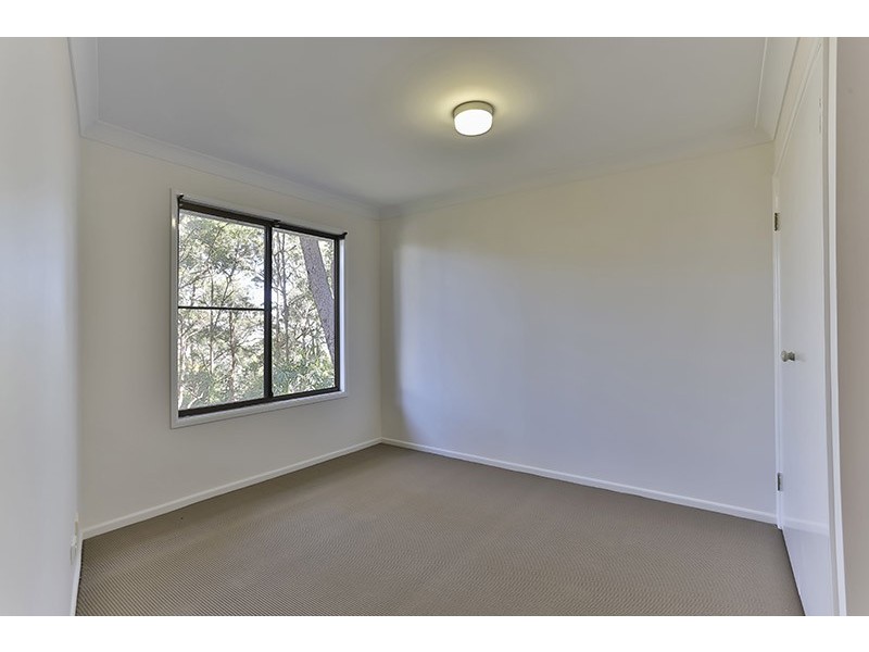 1 Roderic Court, Mount Lofty QLD 4350