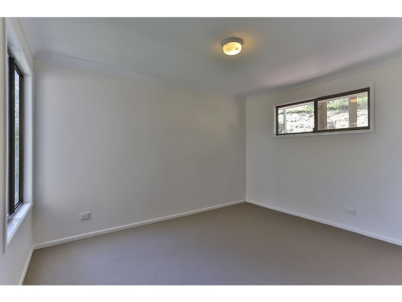 1 Roderic Court, Mount Lofty QLD 4350
