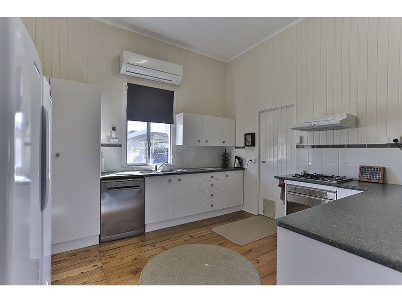 24-26 Mocatta Street, Goombungee QLD 4354