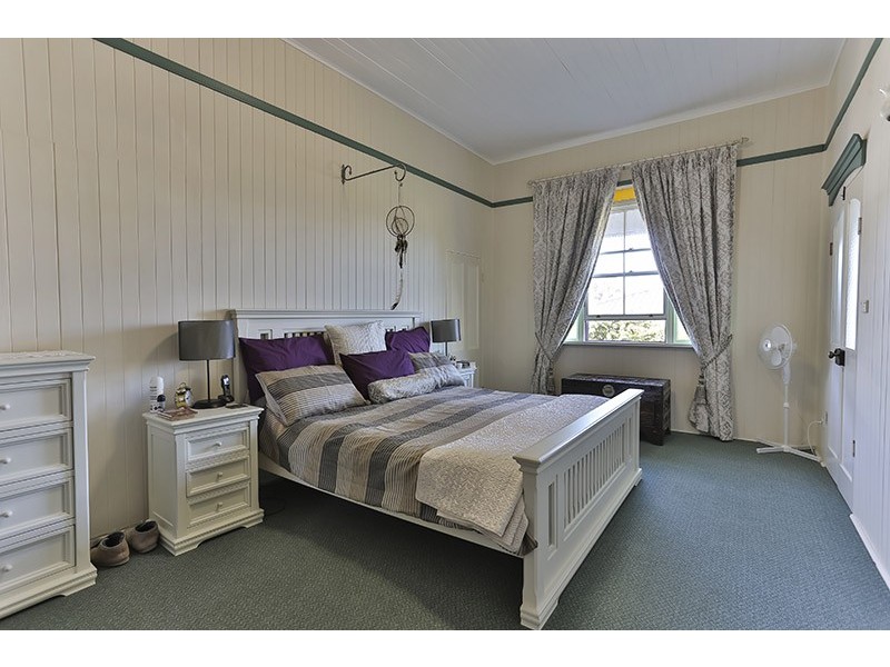 24-26 Mocatta Street, Goombungee QLD 4354
