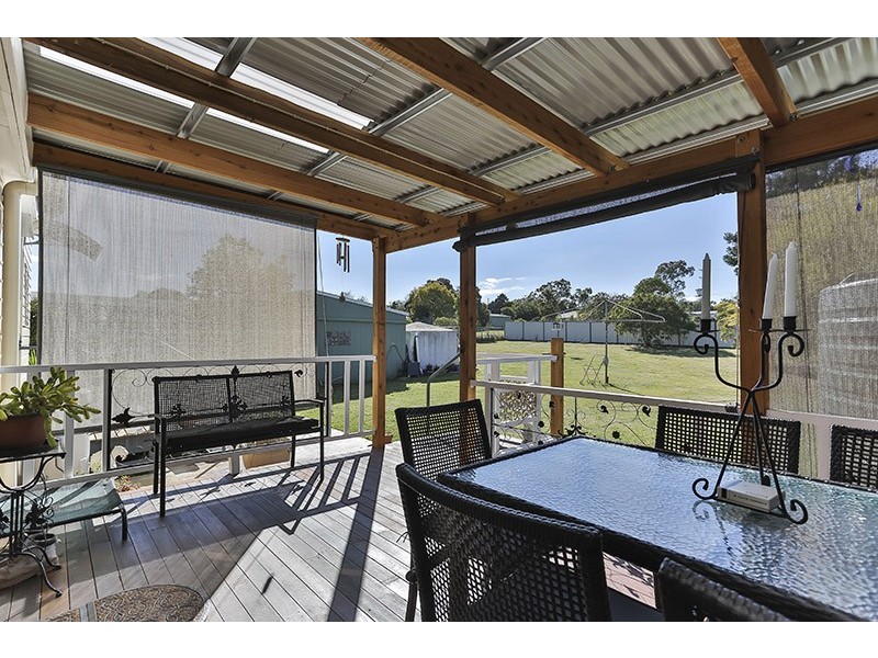 24-26 Mocatta Street, Goombungee QLD 4354