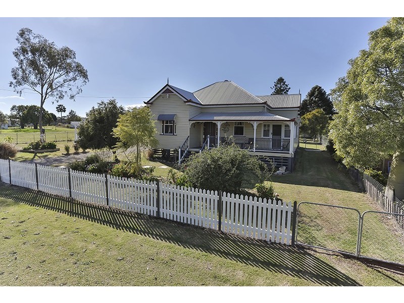 24-26 Mocatta Street, Goombungee QLD 4354