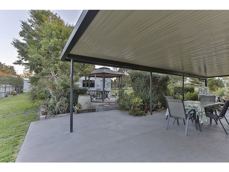 8 Crockers Road, Westbrook QLD 4350