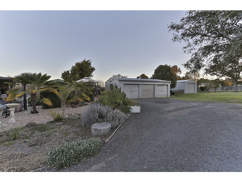 8 Crockers Road, Westbrook QLD 4350