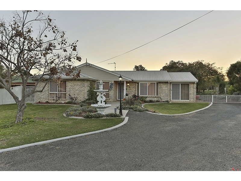 8 Crockers Road, Westbrook QLD 4350