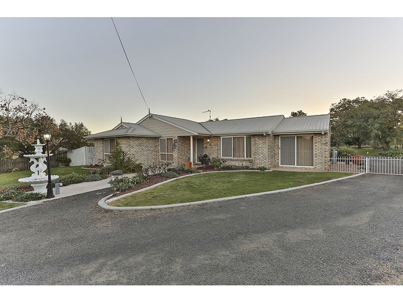 8 Crockers Road, Westbrook QLD 4350