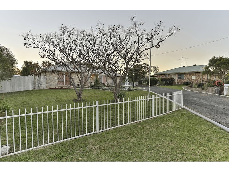 8 Crockers Road, Westbrook QLD 4350