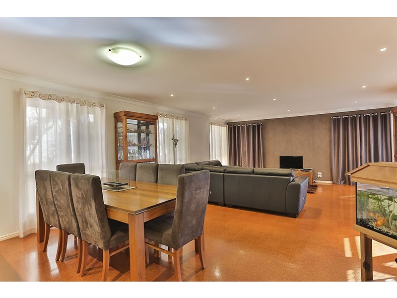 31 Swartz Street, Kearneys Spring QLD 4350