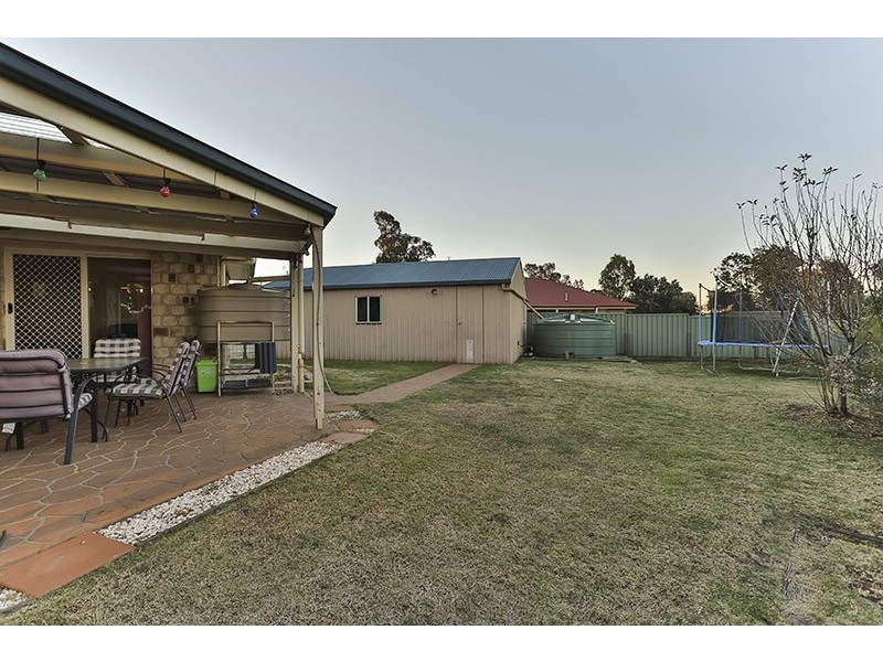 27 Shannon Court, Oakey QLD 4401