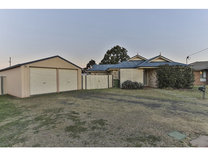 27 Shannon Court, Oakey QLD 4401