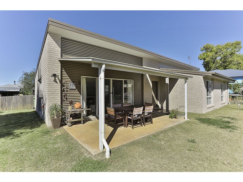 8B Dodd Street, Newtown QLD 4350