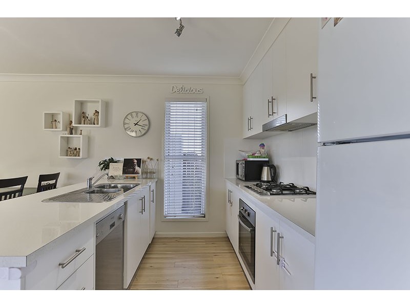 8B Dodd Street, Newtown QLD 4350