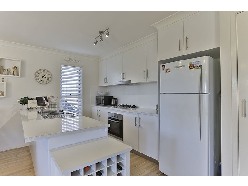 8B Dodd Street, Newtown QLD 4350