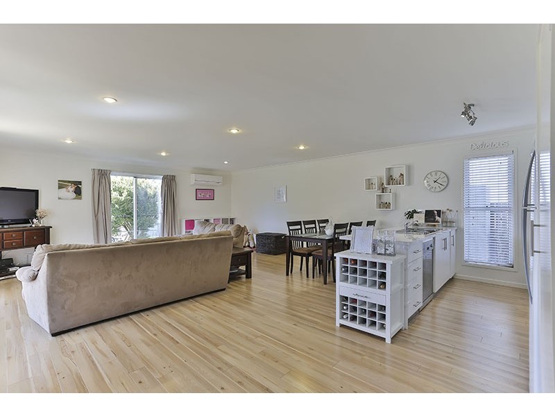 8B Dodd Street, Newtown QLD 4350