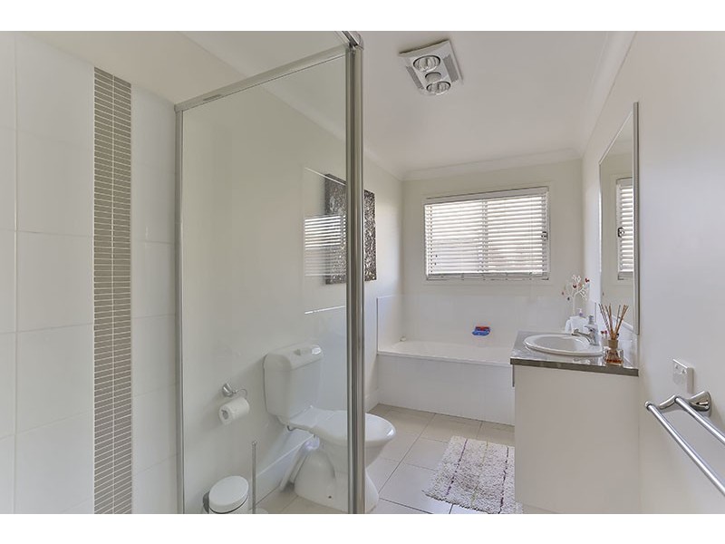 8B Dodd Street, Newtown QLD 4350