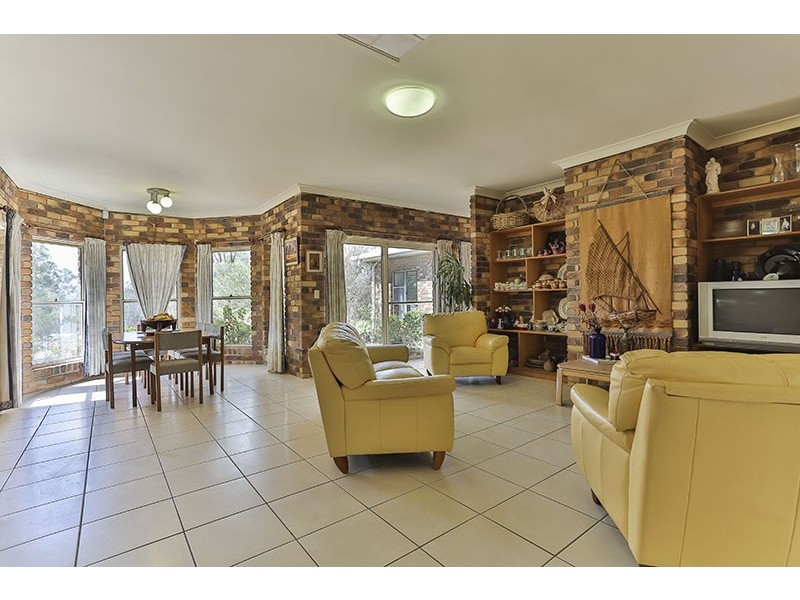 17 Wandin Road, Withcott QLD 4352