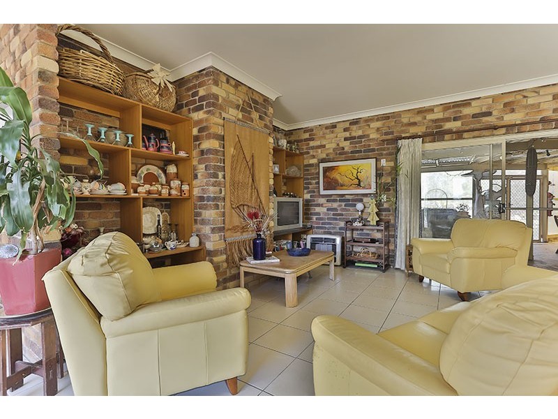 17 Wandin Road, Withcott QLD 4352