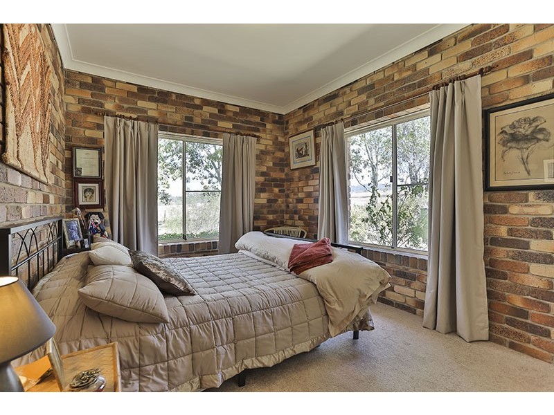 17 Wandin Road, Withcott QLD 4352