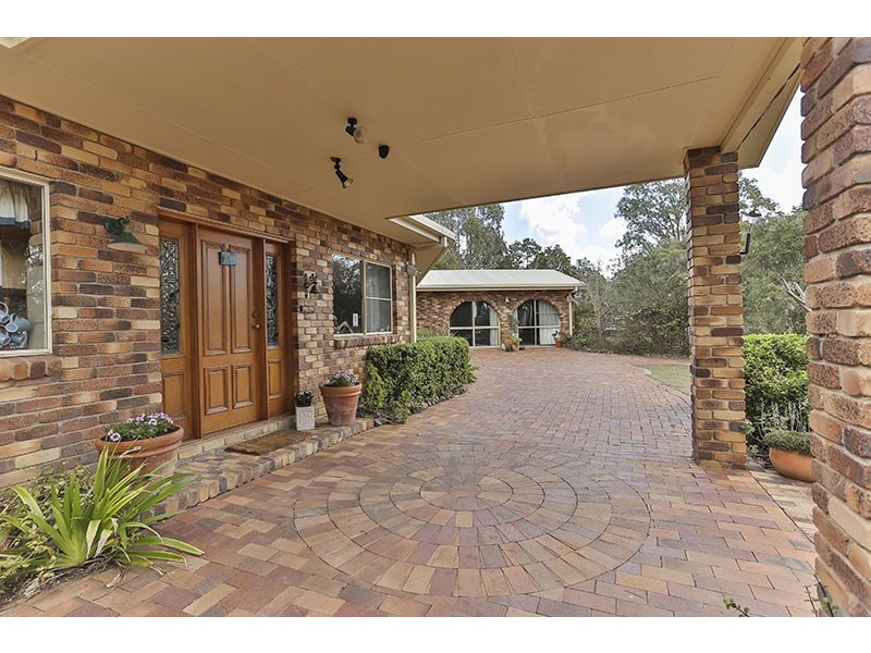 17 Wandin Road, Withcott QLD 4352