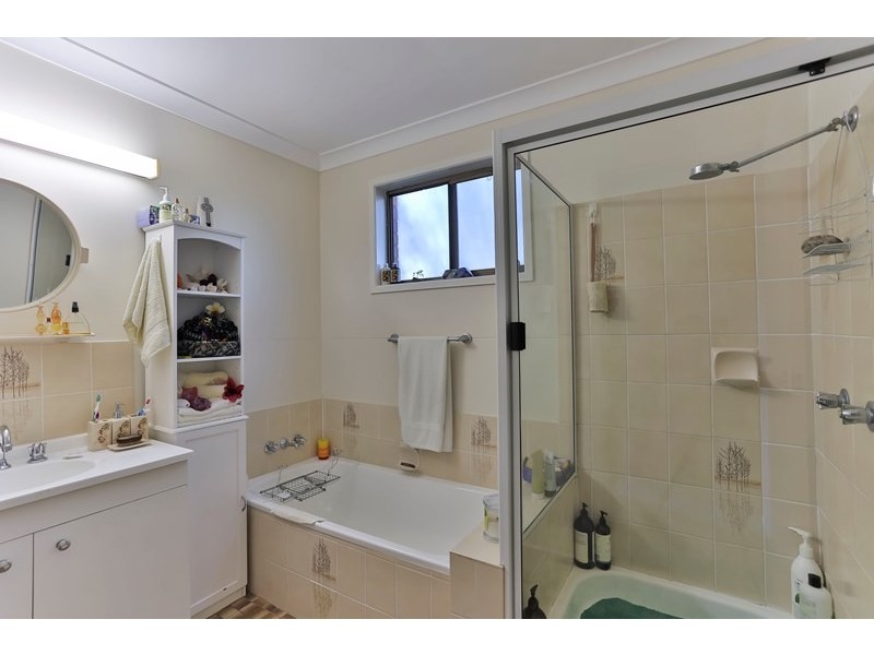 6 Mollison Court, Wilsonton QLD 4350