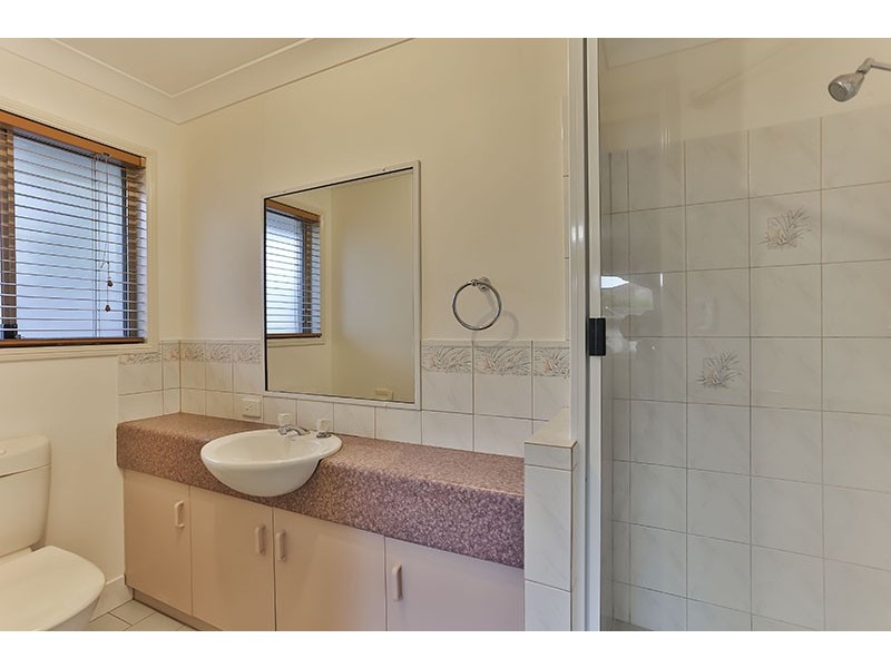 215 Nelson Street, Kearneys Spring QLD 4350