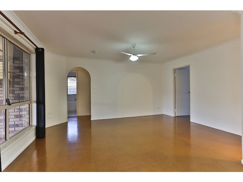 215 Nelson Street, Kearneys Spring QLD 4350