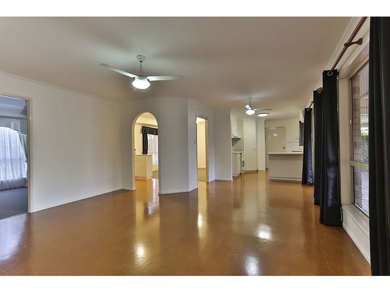 215 Nelson Street, Kearneys Spring QLD 4350