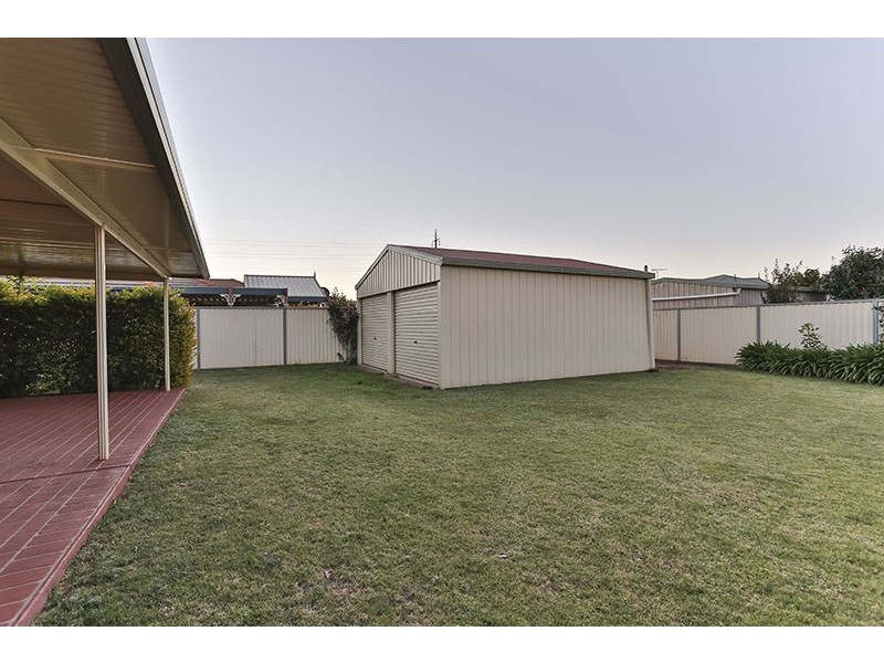215 Nelson Street, Kearneys Spring QLD 4350