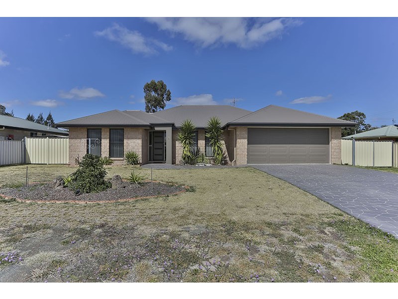 3 Coral Court, Cambooya QLD 4358