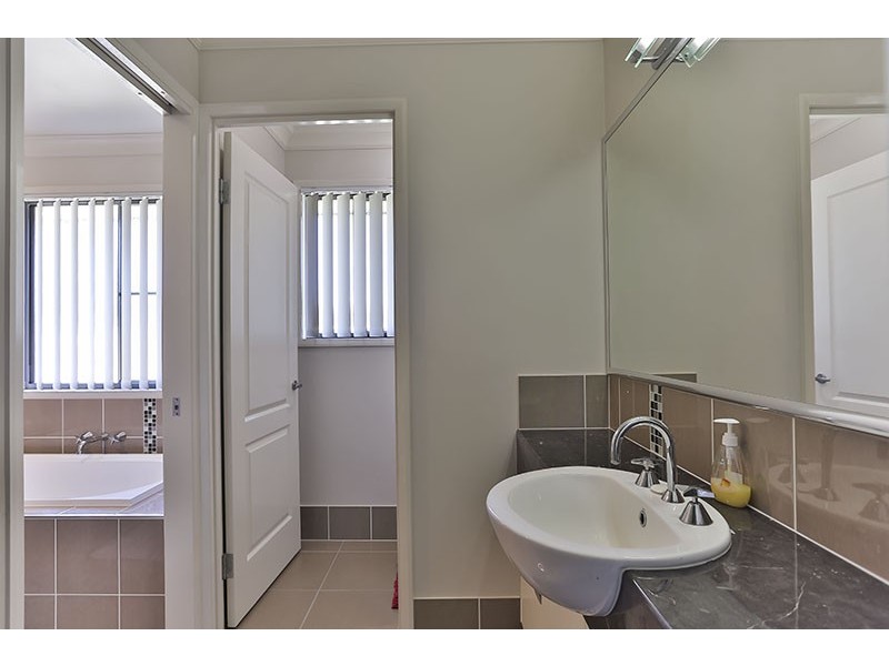 3 Coral Court, Cambooya QLD 4358