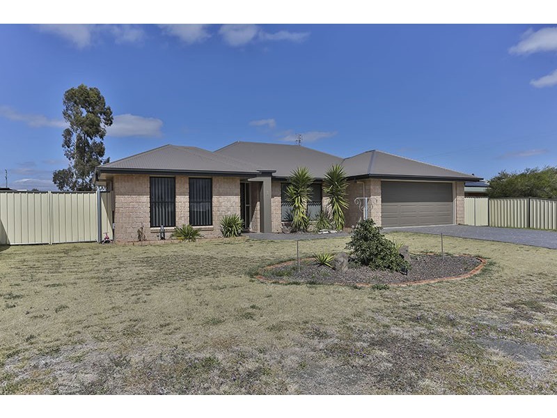 3 Coral Court, Cambooya QLD 4358