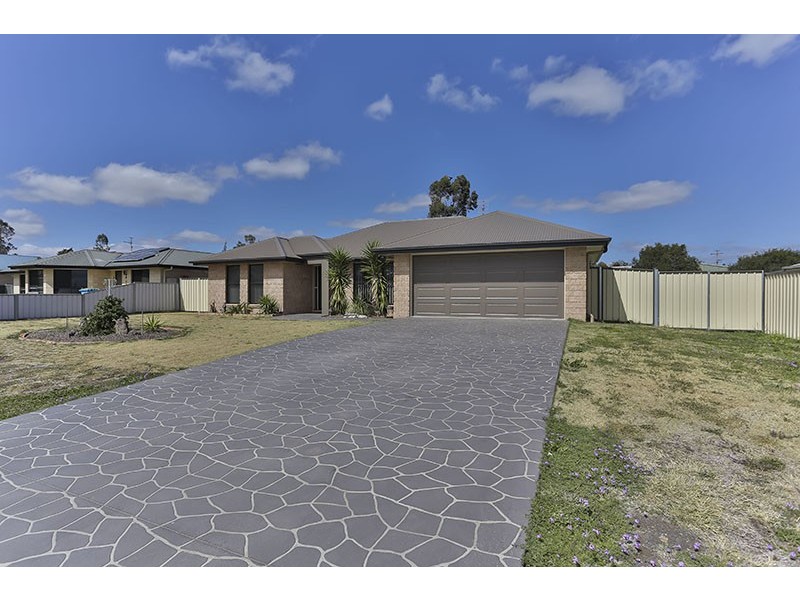 3 Coral Court, Cambooya QLD 4358