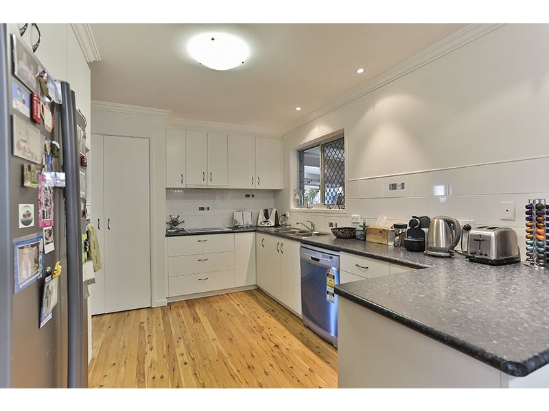 18 Canberra Street, Harristown QLD 4350