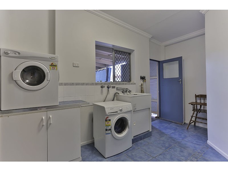 18 Canberra Street, Harristown QLD 4350