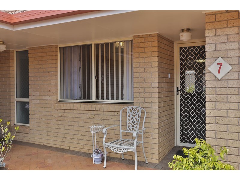 7/4-6 Glenfield Court, Middle Ridge QLD 4350