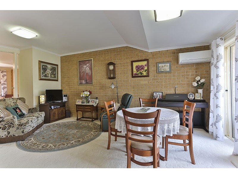 7/4-6 Glenfield Court, Middle Ridge QLD 4350