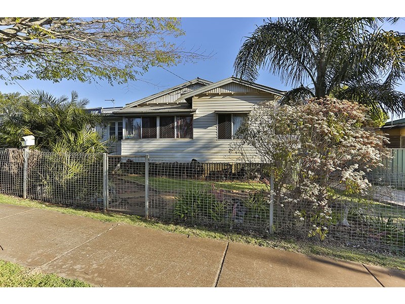 142 Jellicoe Street, North Toowoomba QLD 4350