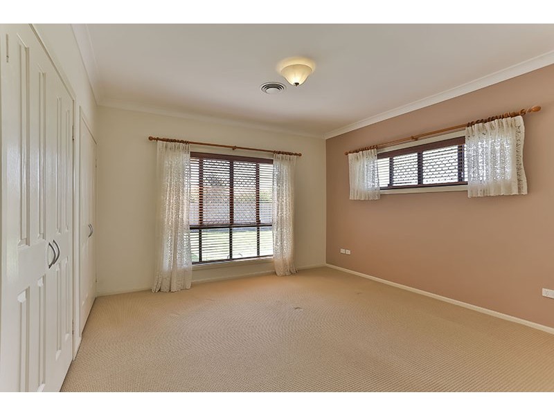 10 Garvan Court, Highfields QLD 4352