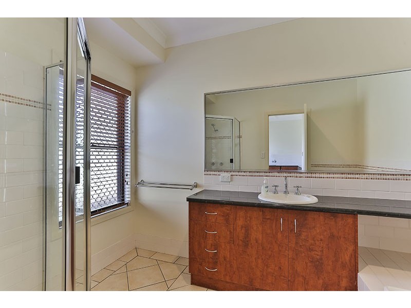 10 Garvan Court, Highfields QLD 4352