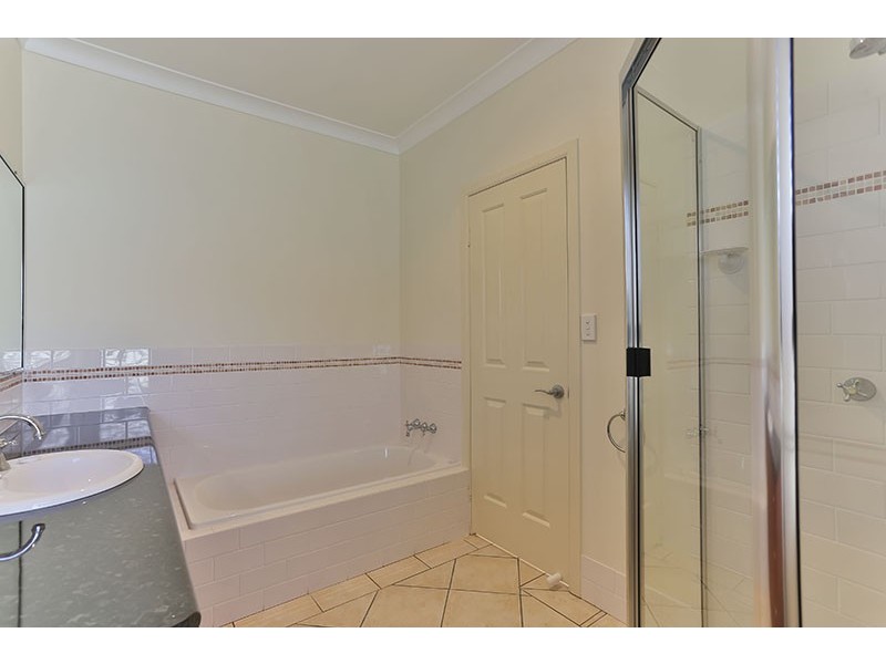 10 Garvan Court, Highfields QLD 4352